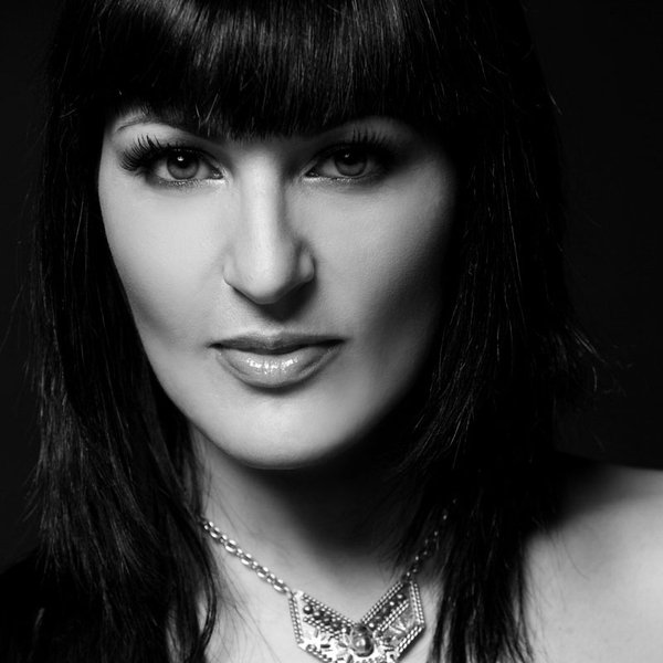 Sarina Paris Radio King